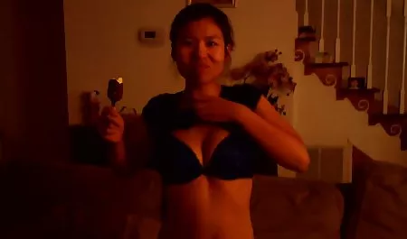 Cheyenne عكس كوس وكون Jewel می خواهد بیدمشک خود را شانه کند