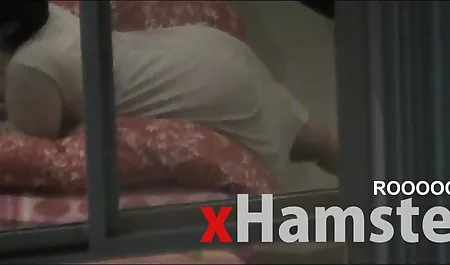 او عكس كير كون هنگام استمناء بیدمشک روی الاغ ورزشگاه مستقر شد