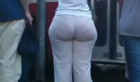 در پورنو چمن آفتابی با یک مدل عكس كس سكسي