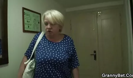 Sakamoto Hikari در لباس عكس كوس سكس مدرسه برای عکاس مطرح شد