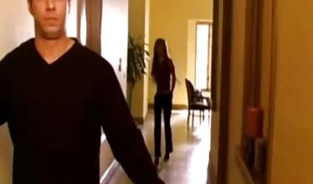 صحبت کردن با تلفن با عكس كير و كس یک دوست بسیار هیجان انگیز است